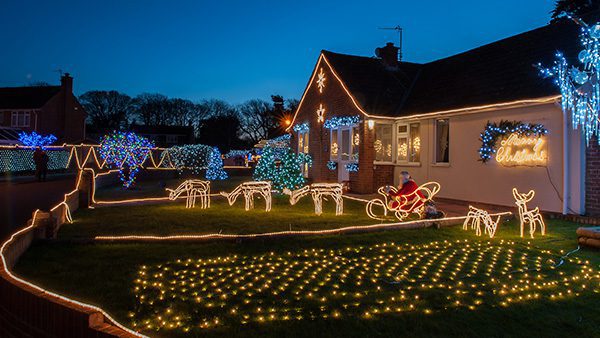 3 Best Solar powered Christmas Lights